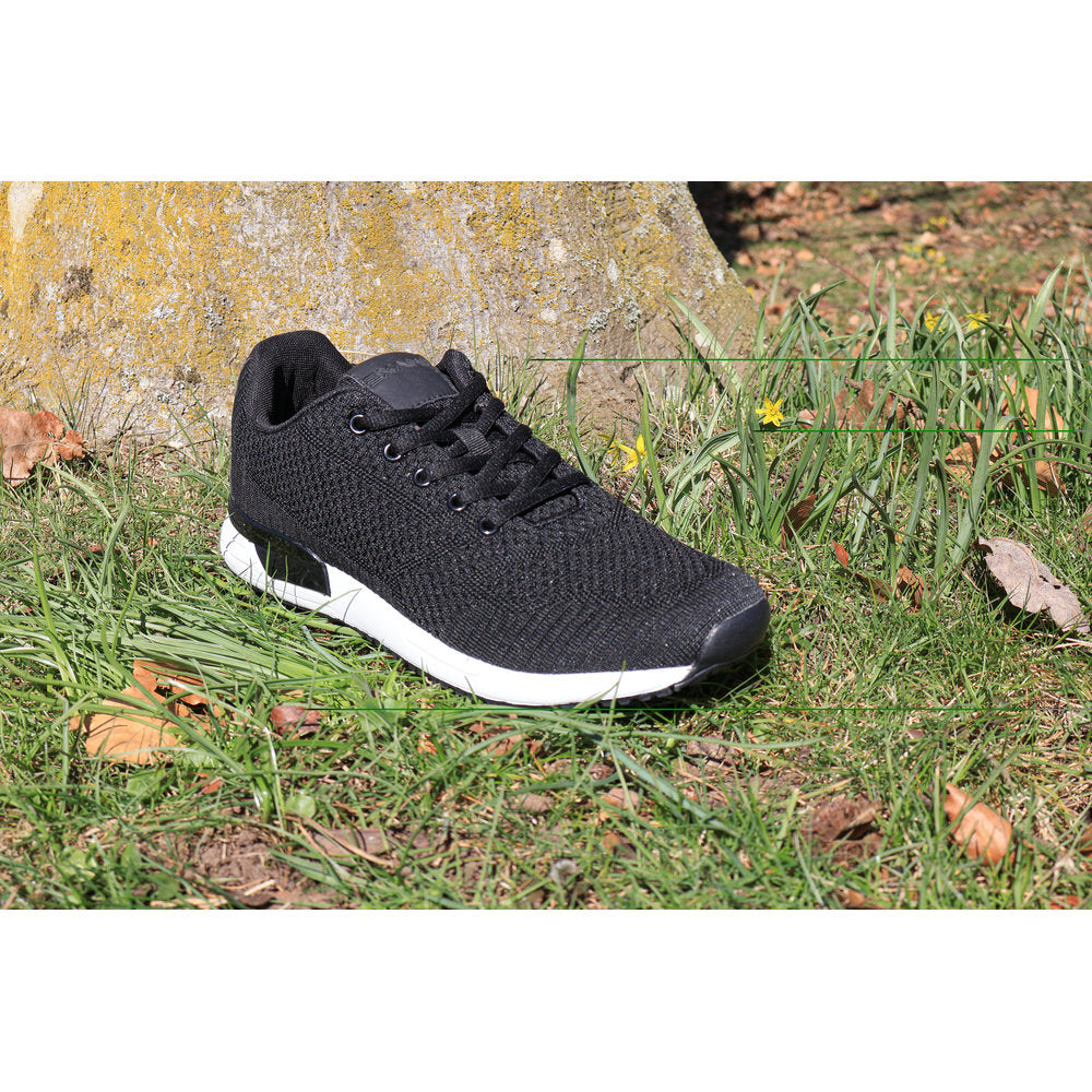 Luke M - 001 Black