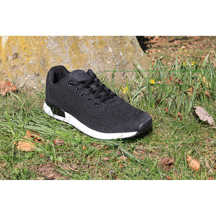 Luke M - 001 Black
